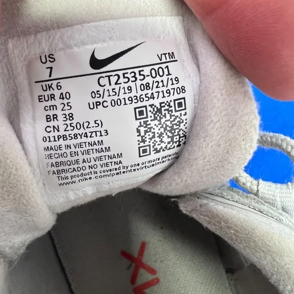 |•NIKE•| Air Max 270 React Athletic Shoes Size 7 - Picture 10 of 12